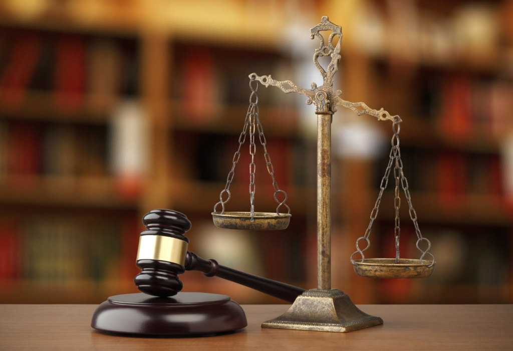 La montée en puissance des litiges climatiques redéfinit la manière dont la politique énergétique est définie et appliquée à l'échelle mondiale, les tribunaux fixant de plus en plus les paramètres de l'action climatique. L'Afrique n'est pas épargnée par cette nouvelle tendance.